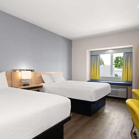 Microtel Inn & Suites By Wyndham Panama City Ngoại thất bức ảnh