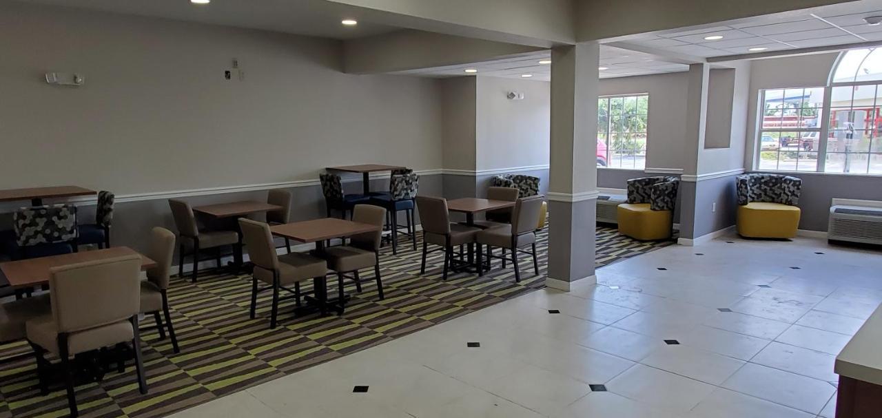 Microtel Inn & Suites By Wyndham Panama City Ngoại thất bức ảnh