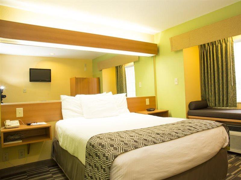 Microtel Inn & Suites By Wyndham Panama City Ngoại thất bức ảnh