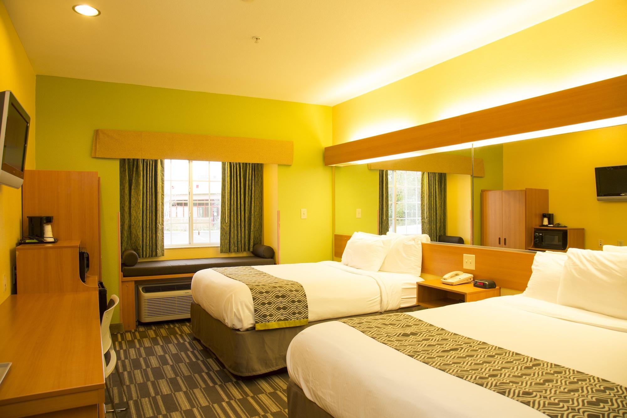 Microtel Inn & Suites By Wyndham Panama City Ngoại thất bức ảnh