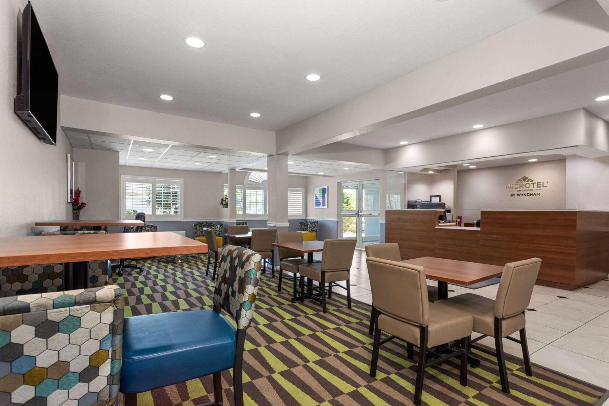 Microtel Inn & Suites By Wyndham Panama City Ngoại thất bức ảnh